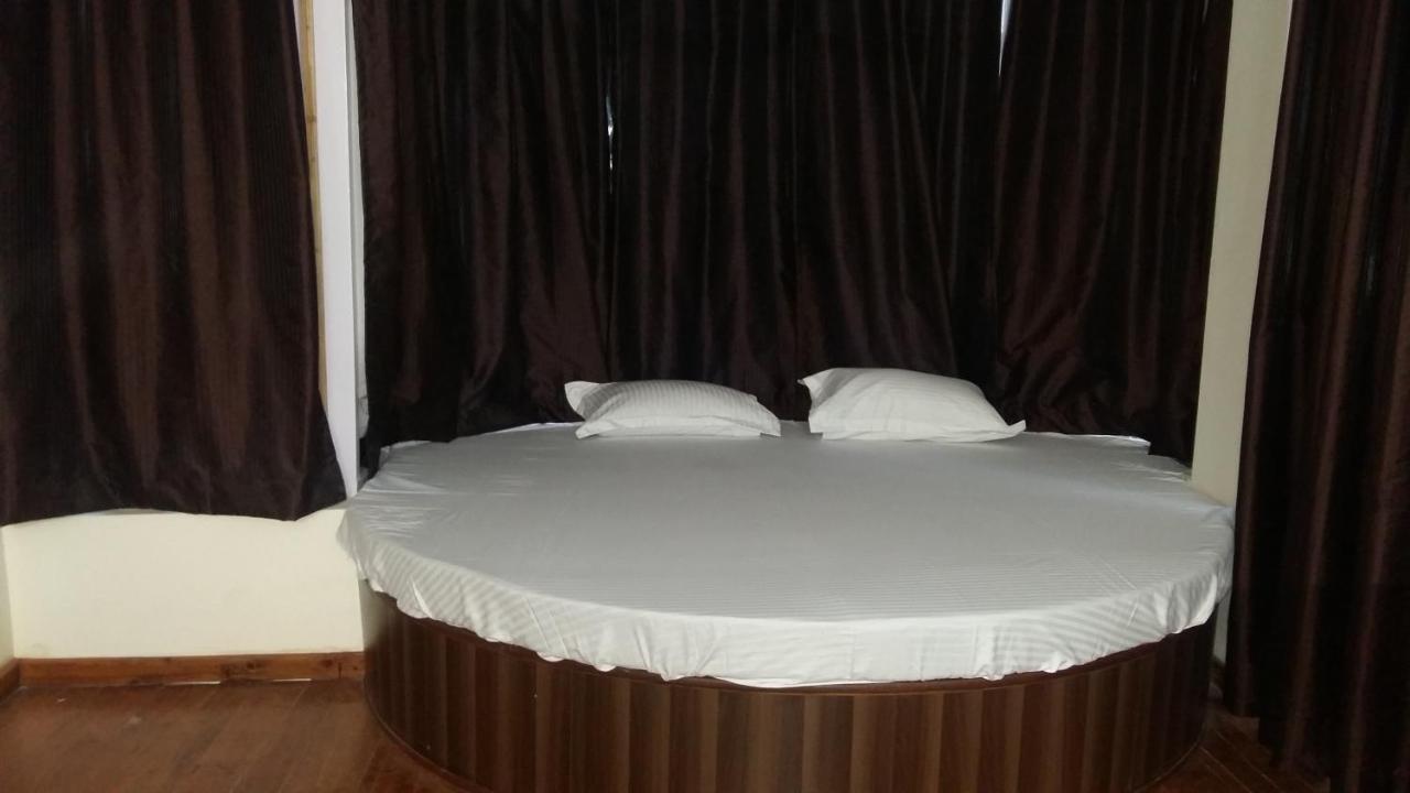 Hotel Le Talbot Shimla Exteriör bild