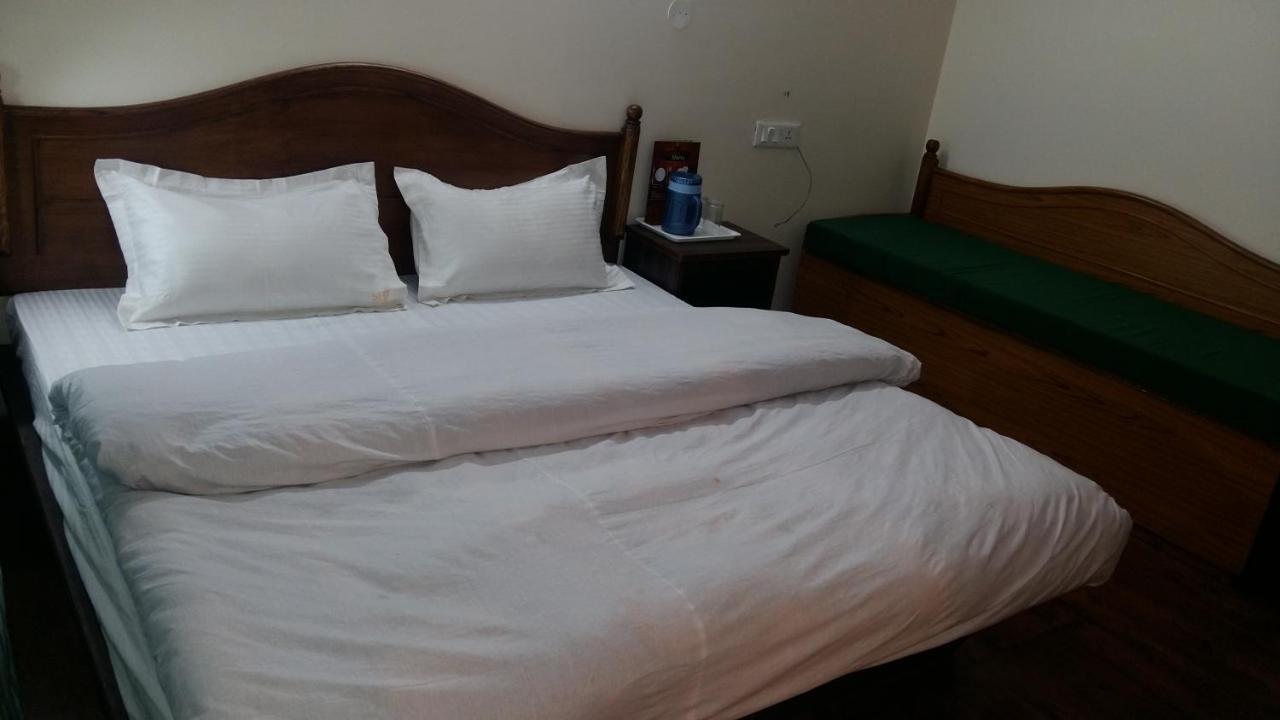 Hotel Le Talbot Shimla Exteriör bild